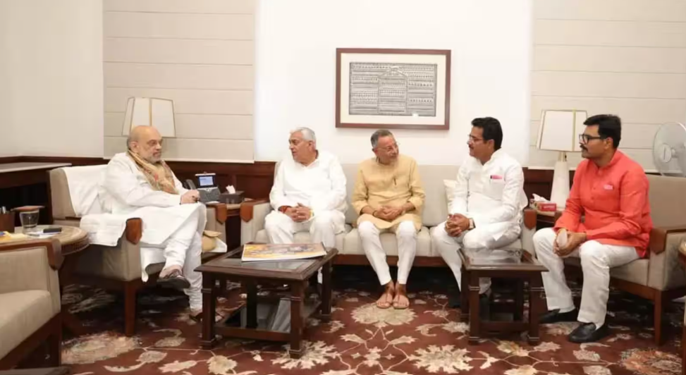 अभय सिंह राकेश प्रताप सिंह और विनोद चतुर्वेदी BJP में शामिल होने की खबर