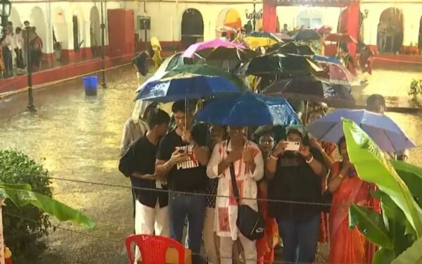 कोलकाता दुर्गा पूजा भगदड़ जैसी स्थिति चोरबागान पंडाल