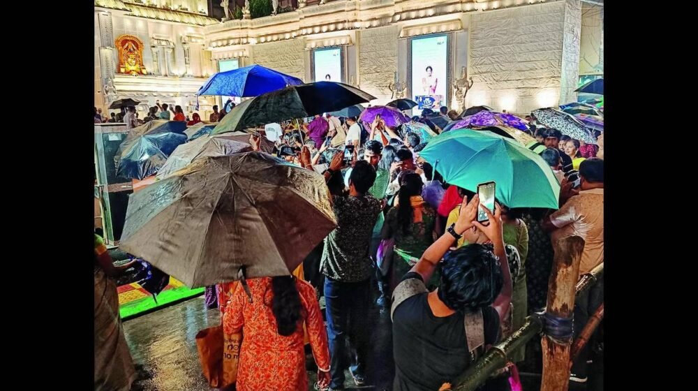 कोलकाता चोरबागान दुर्गा पूजा पंडाल हादसा