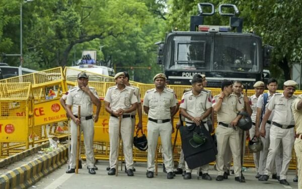 जंतर-मंतर पर प्रदर्शन के लिए दिल्ली पुलिस की अनुमति से जुड़े नियम
