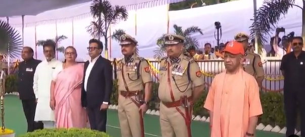 पुलिस स्मृति दिवस पर पुलिस भत्तों में बढ़ोतरी की घोषणा करते मुख्यमंत्री योगी आदित्यनाथ