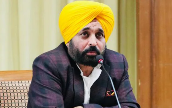 भगवंत मान दिल्ली एयरपोर्ट पर कथित चालान विवाद
