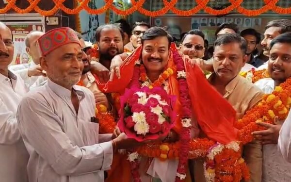 बलिया में आनंद स्वरूप शुक्ल का जन्मदिन
