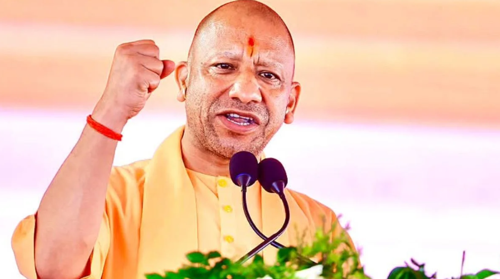 बलरामपुर की जनसभा में मुख्यमंत्री योगी आदित्यनाथ