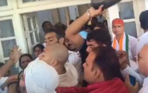 यूपी कांग्रेस मुख्यालय में हंगामा और अजय राय का विरोध