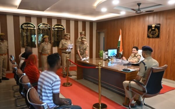 Maharajganj police Jansunwai SP Shakti Mohan Awasthi