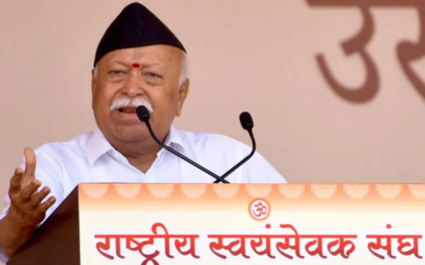 विजयादशमी संबोधन में पश्चिम से आ रही आंधी पर बयान देते RSS प्रमुख मोहन भागवत