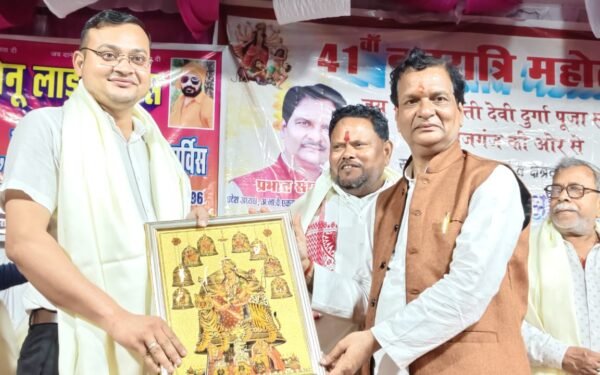 वैश्य समाज राजनीतिक भागीदारी को लेकर प्रभात साहू और पदाधिकारियों की पत्रकार वार्ता